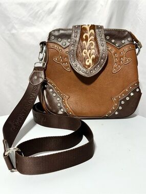 MONTANA WEST Western Studded Cowhide Crossbody Bag